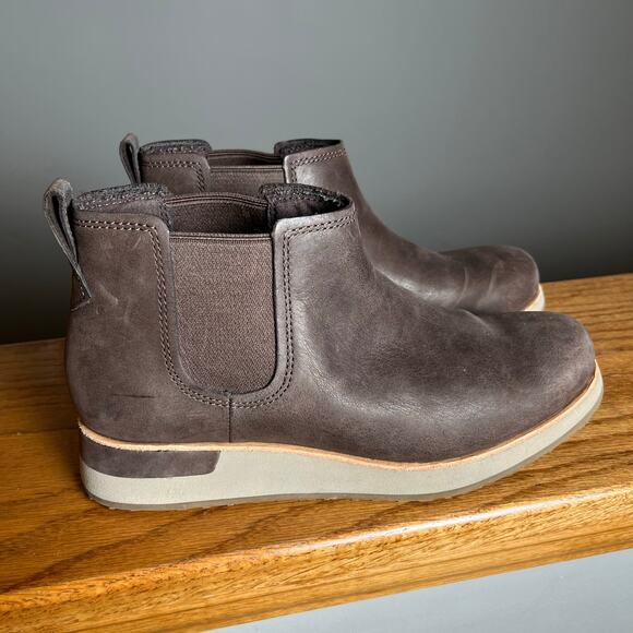 Merrell Women’s Roam Chelsa Boots Brown Leather Size 7‎ Hiking Gorpcore - Picture 1 of 9